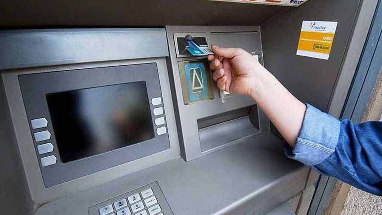 prelievo sportello bancomat 1.jpg
